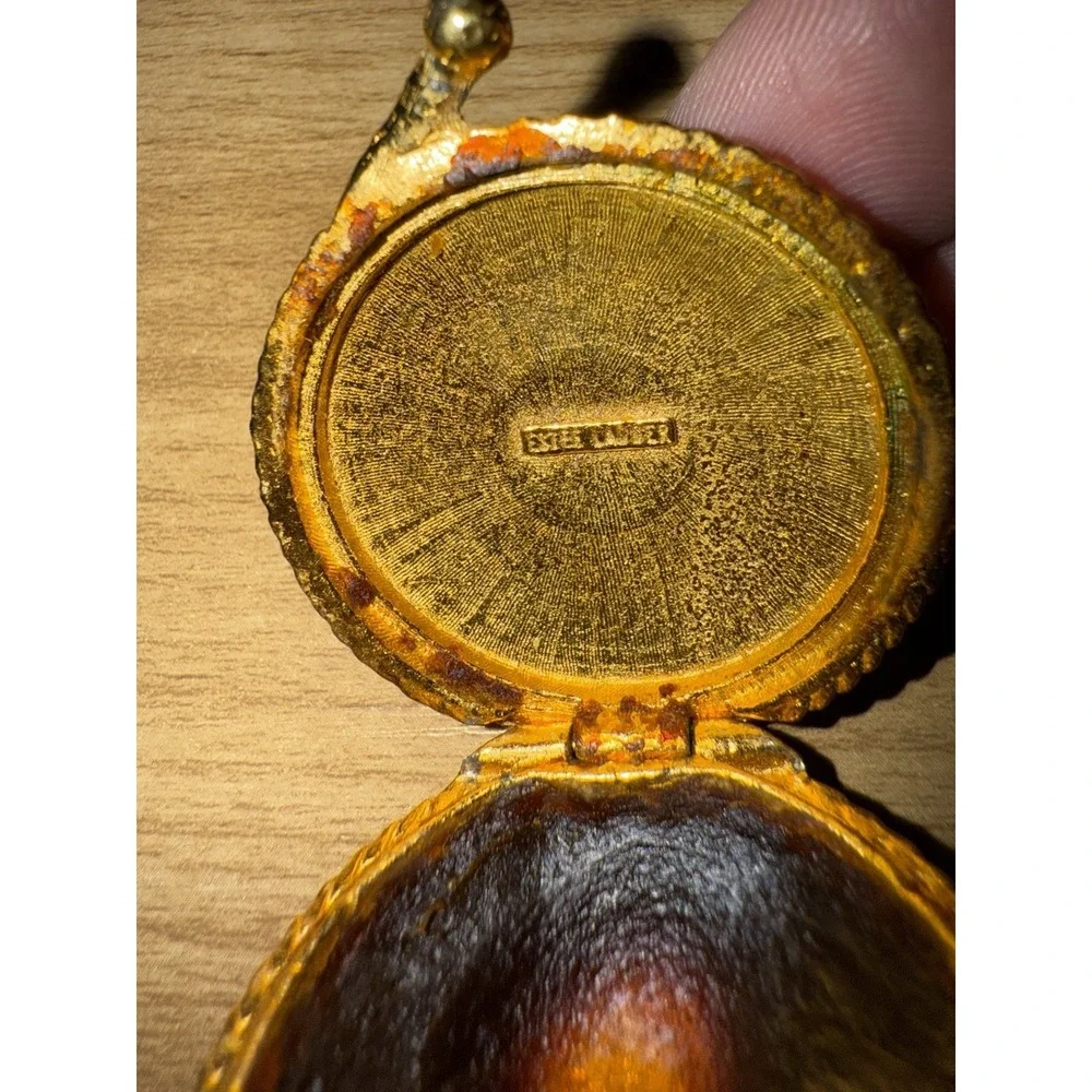 Estee Lauder‎ Solid Perfume Compact Gold Tone Rope Design Turquoise Color Stone